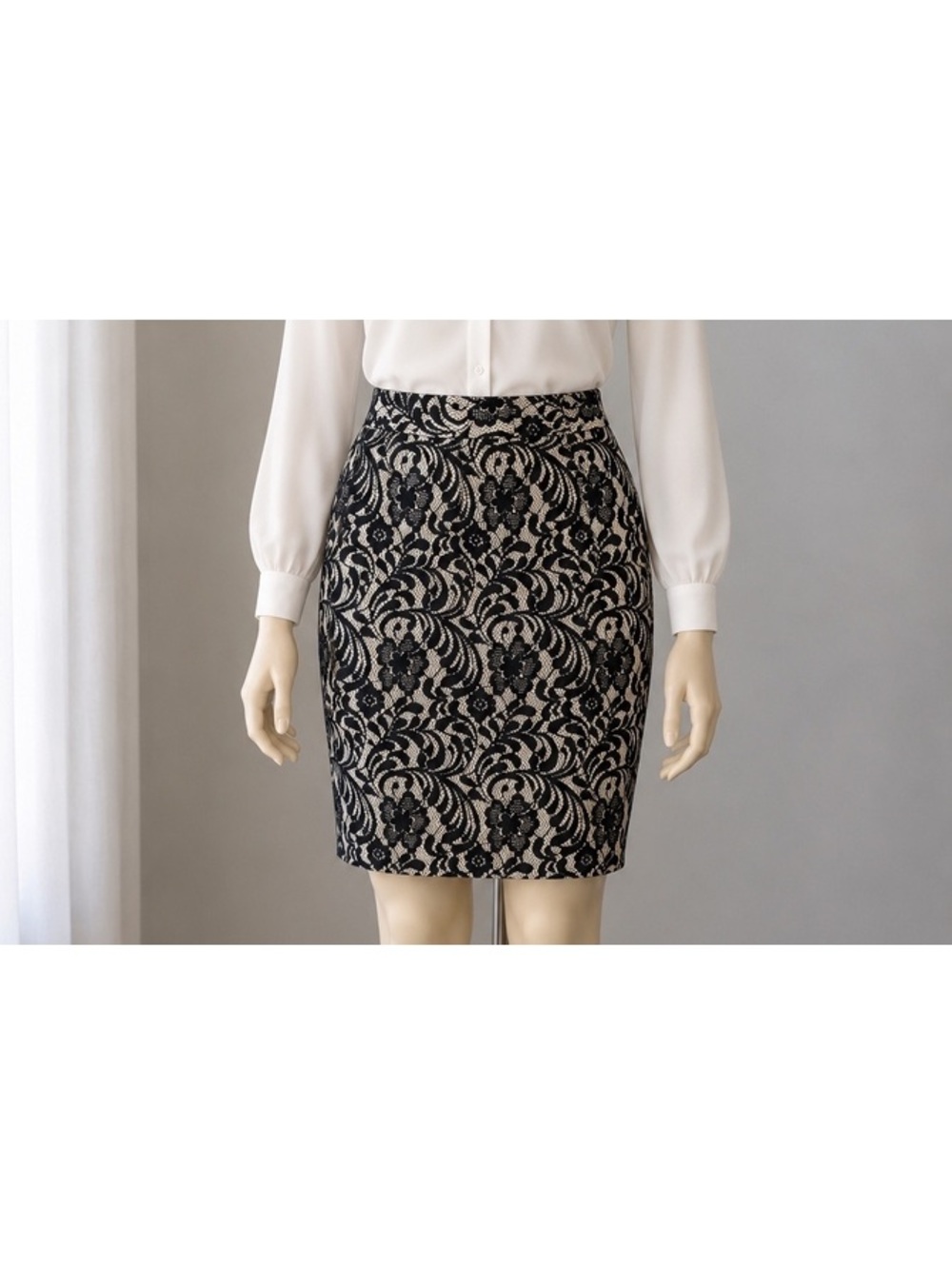 Worthington Women’s Size 12 Black Floral Lace Pencil Skirt Beige Lined Career